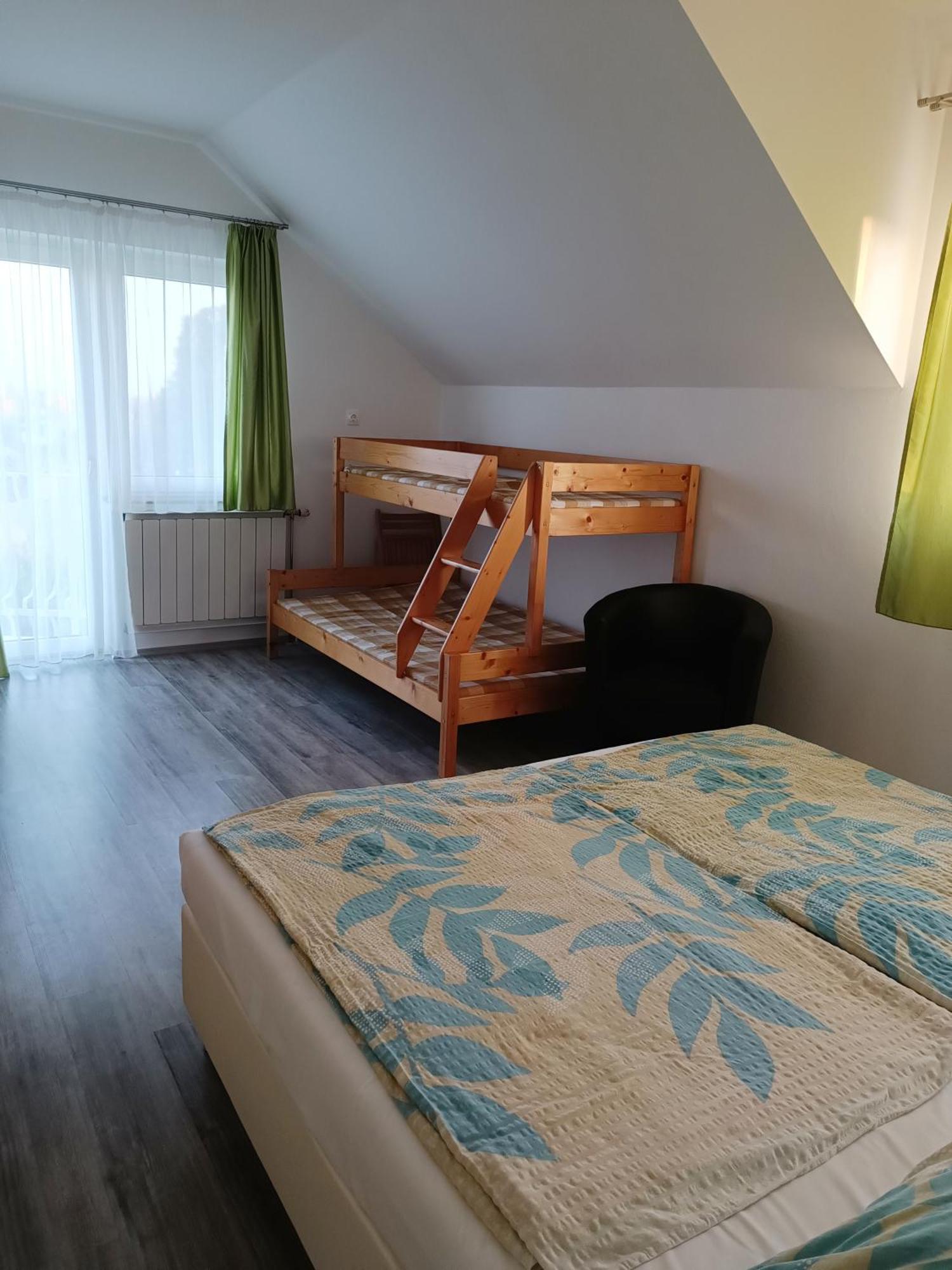 Katalin Vendeghaz Hotel Gyenesdiás Buitenkant foto