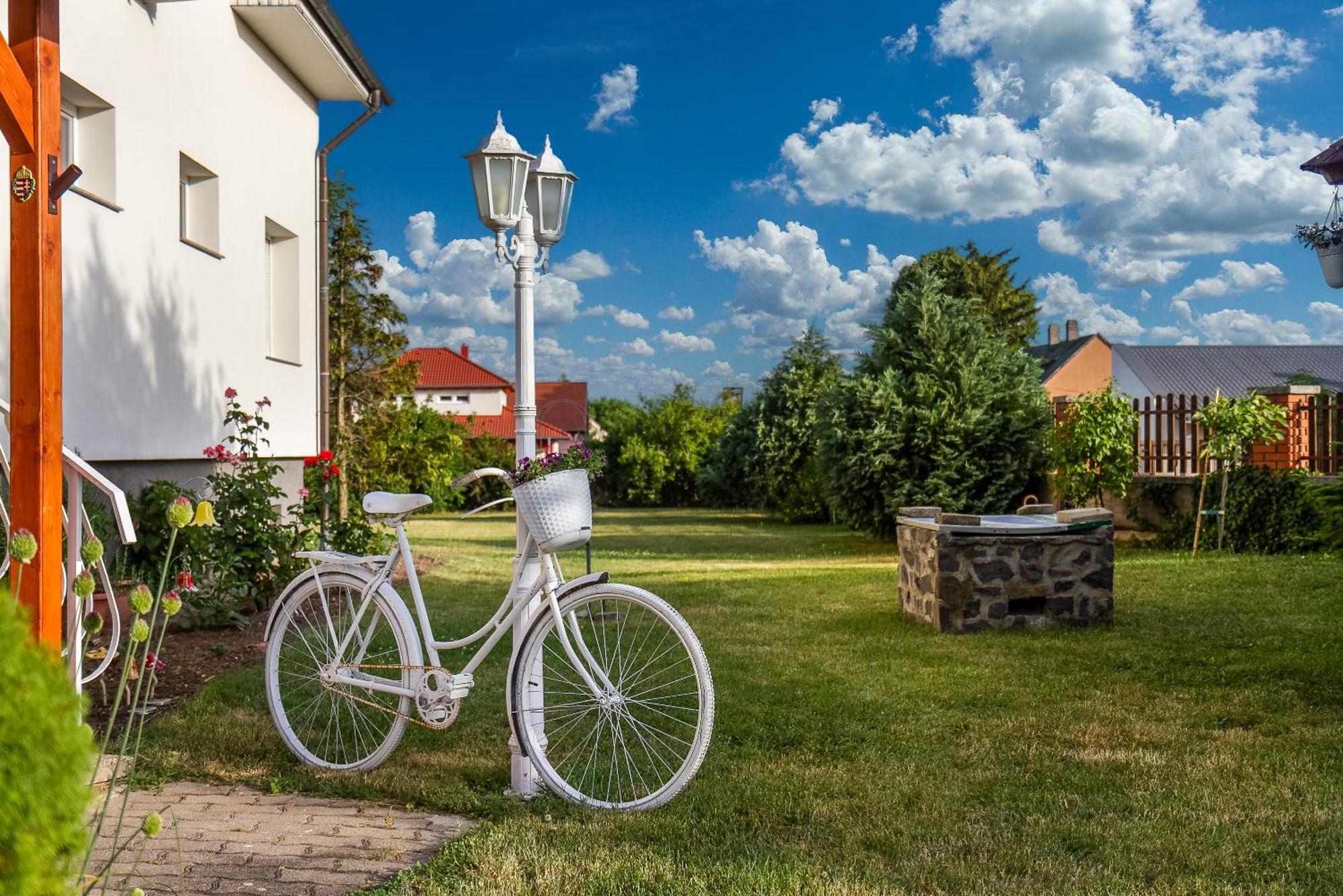 Katalin Vendeghaz Hotel Gyenesdiás Buitenkant foto